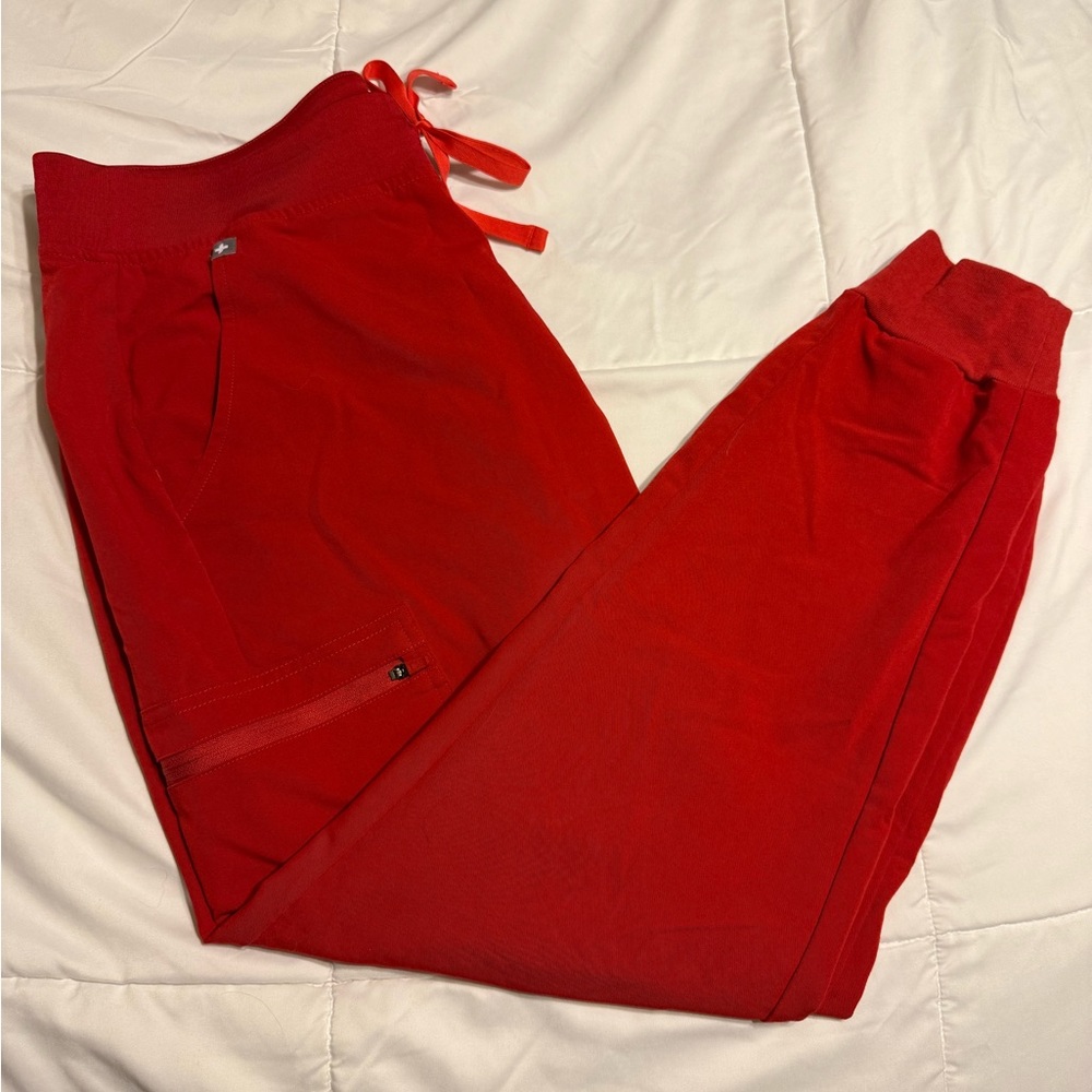 Figs Winning Red Zamora Scrub Joggers - L